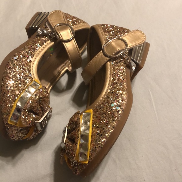 COPY - Fashi silver & gold sparkle girls shoes size 28/190. EUC.Run small listi… - Picture 3 of 6